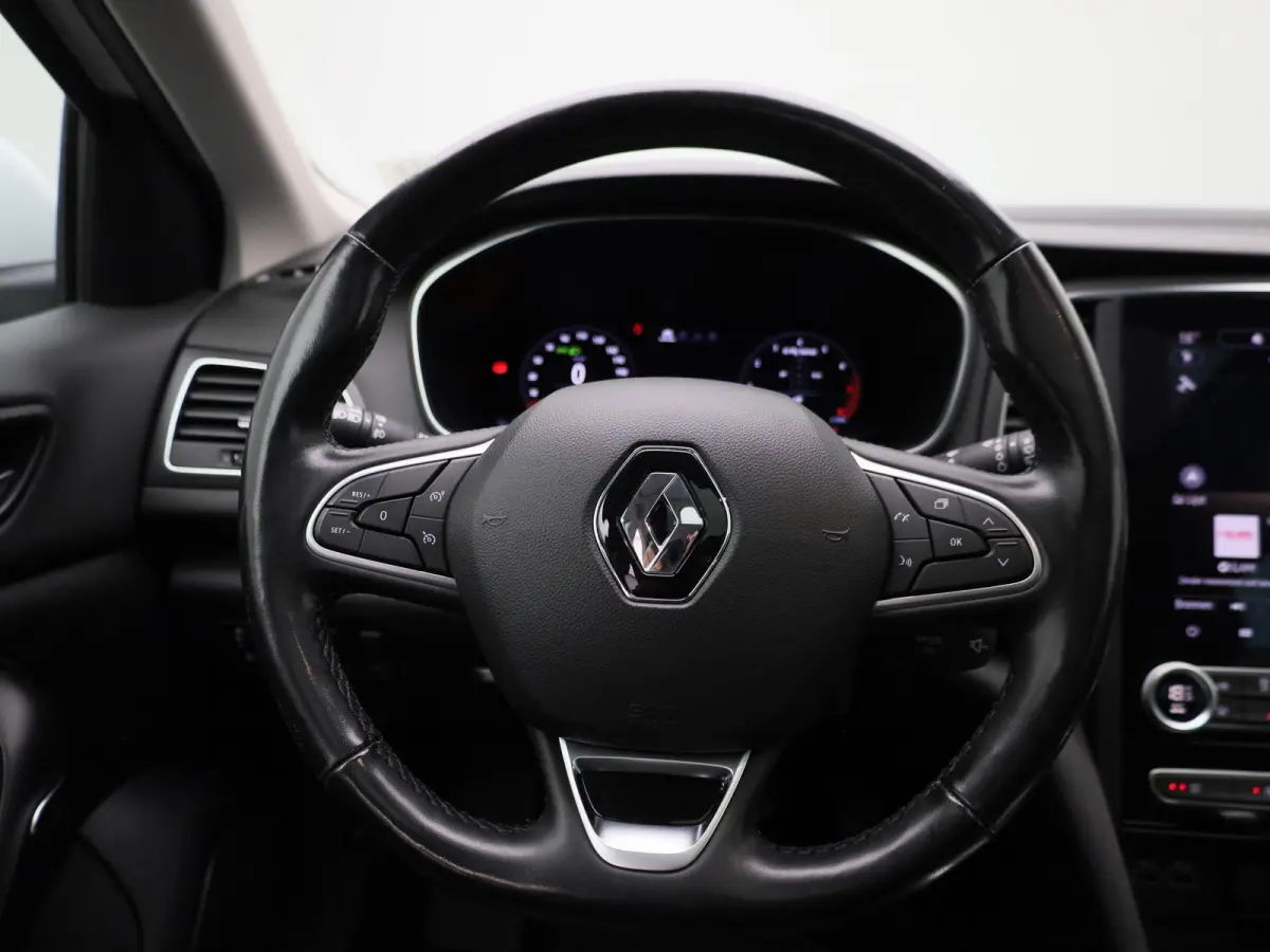 1.3 TCe Business Edition One | Trekhaak | Navigatie | Leder | Virtual cockpit | Apple Carplay / Android Auto | Camera | Climate Control | Climate control | Stoel / Stuur verwarming | Lichtme