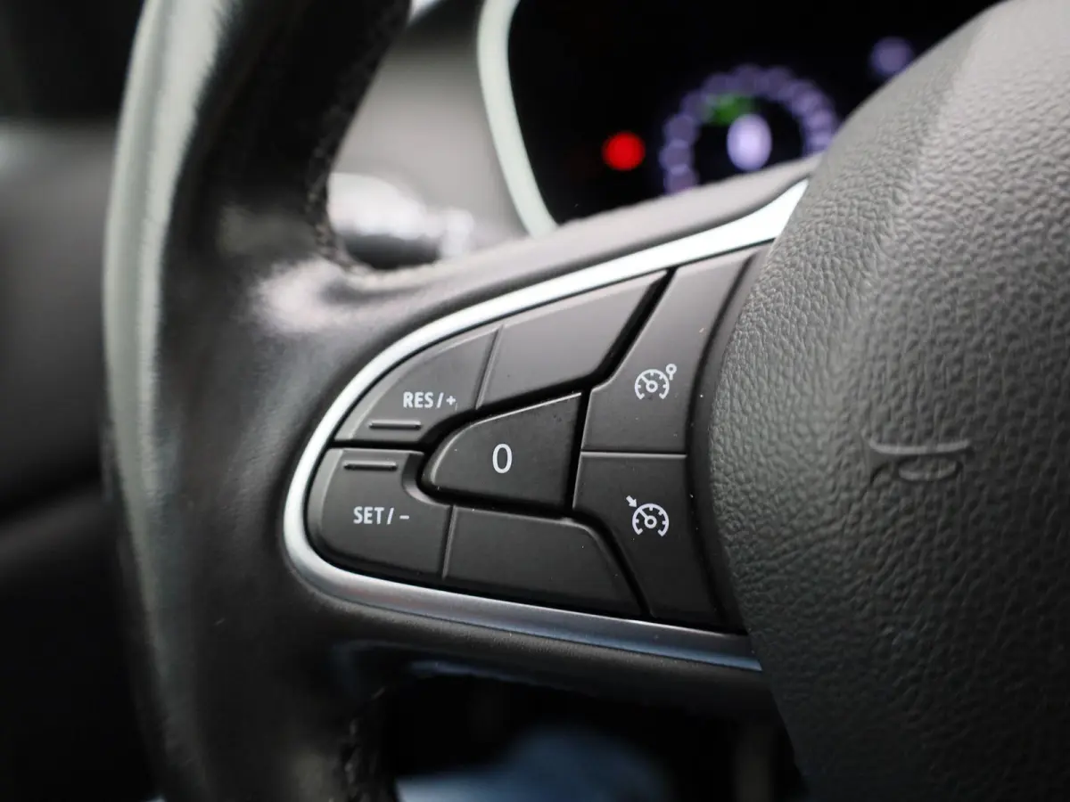 1.3 TCe Business Edition One | Trekhaak | Navigatie | Leder | Virtual cockpit | Apple Carplay / Android Auto | Camera | Climate Control | Climate control | Stoel / Stuur verwarming | Lichtme