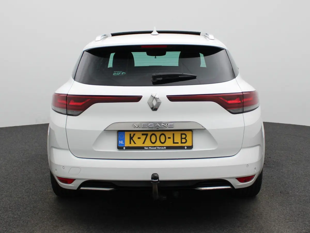 1.3 TCe Business Edition One | Trekhaak | Navigatie | Leder | Virtual cockpit | Apple Carplay / Android Auto | Camera | Climate Control | Climate control | Stoel / Stuur verwarming | Lichtme