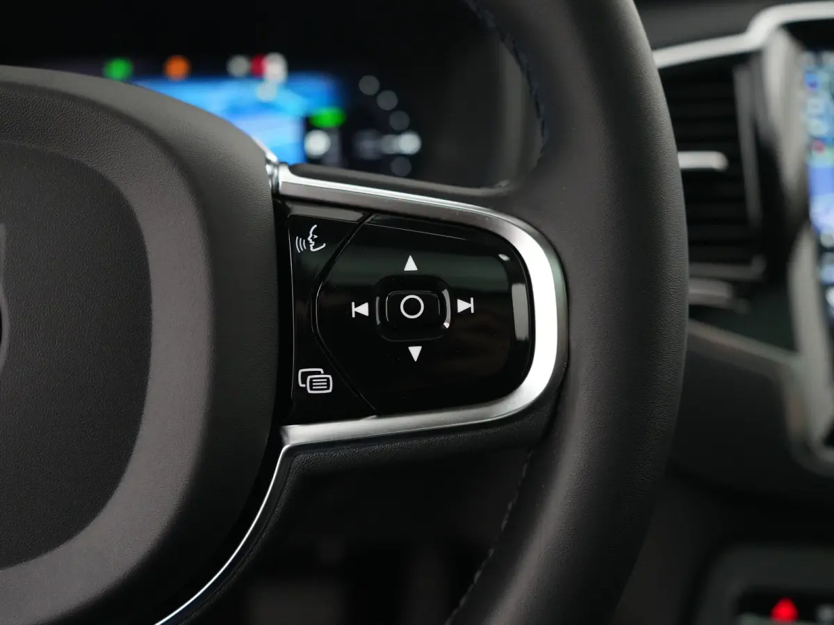 T8 Recharge AWD R-Design | Long Range | Wrap | Luchtvering | Bowers & Wilkins | 360° Camera | Head-Up | Panoramadak | Trekhaak