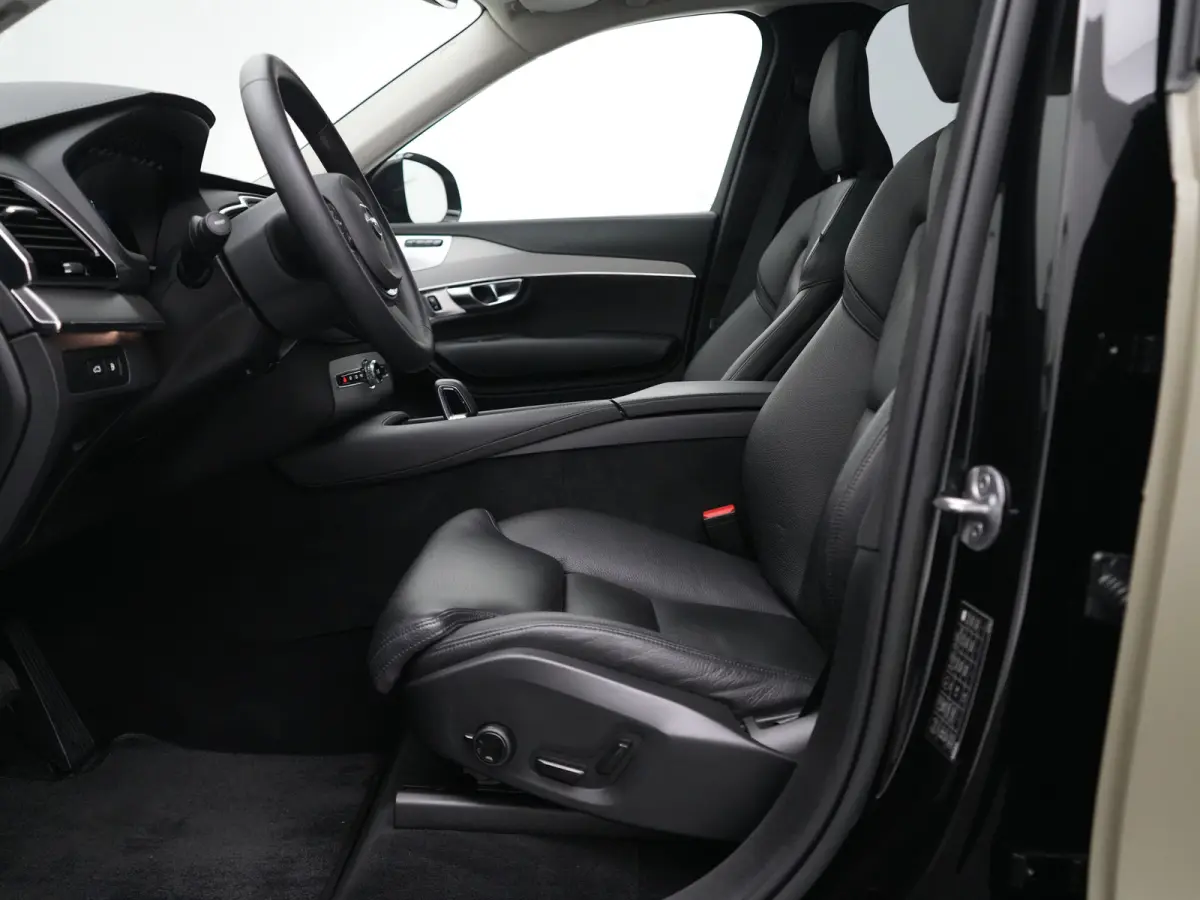 T8 Recharge AWD R-Design | Long Range | Wrap | Luchtvering | Bowers & Wilkins | 360° Camera | Head-Up | Panoramadak | Trekhaak