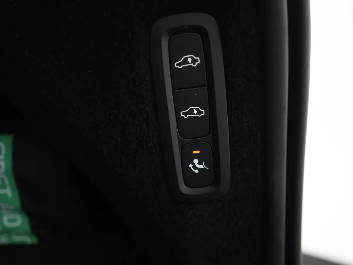 T8 Recharge AWD R-Design | Long Range | Wrap | Luchtvering | Bowers & Wilkins | 360° Camera | Head-Up | Panoramadak | Trekhaak