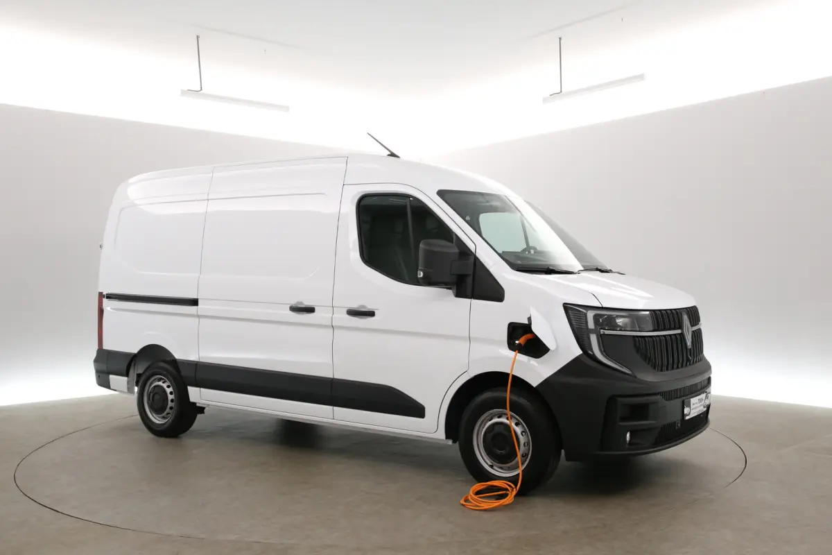3.5t Long Range 87 kWh L2H2 | NIEUW | Snelladen | SOH 99% | Clima | Camera | Virtual | 3 Zits | Carplay | LED