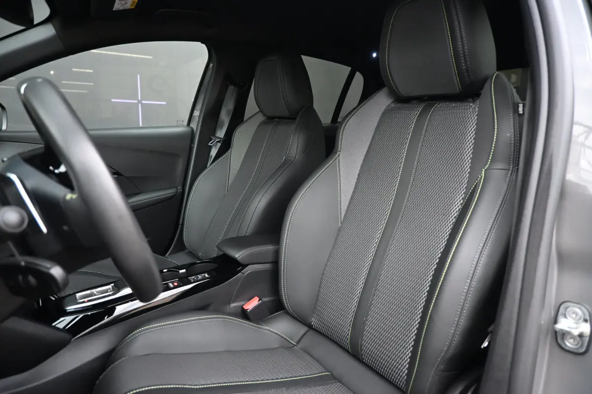 1.2 Hybrid 110 e-DCS6 GT tot 8 Jaar Garantie! | Navigatie | 360 Camera | Climate Control | Dodehoekdetectie | !!