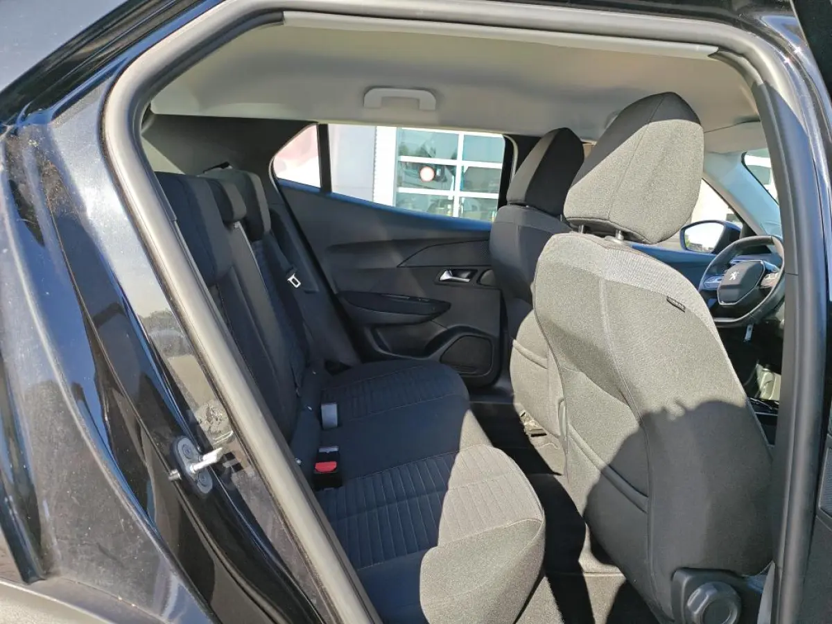 EV Active 50 kWh | Fase 3 laden | Navi by app | Apple carplay | Trekhaak | Bluetooth | NL auto | 21.000km |