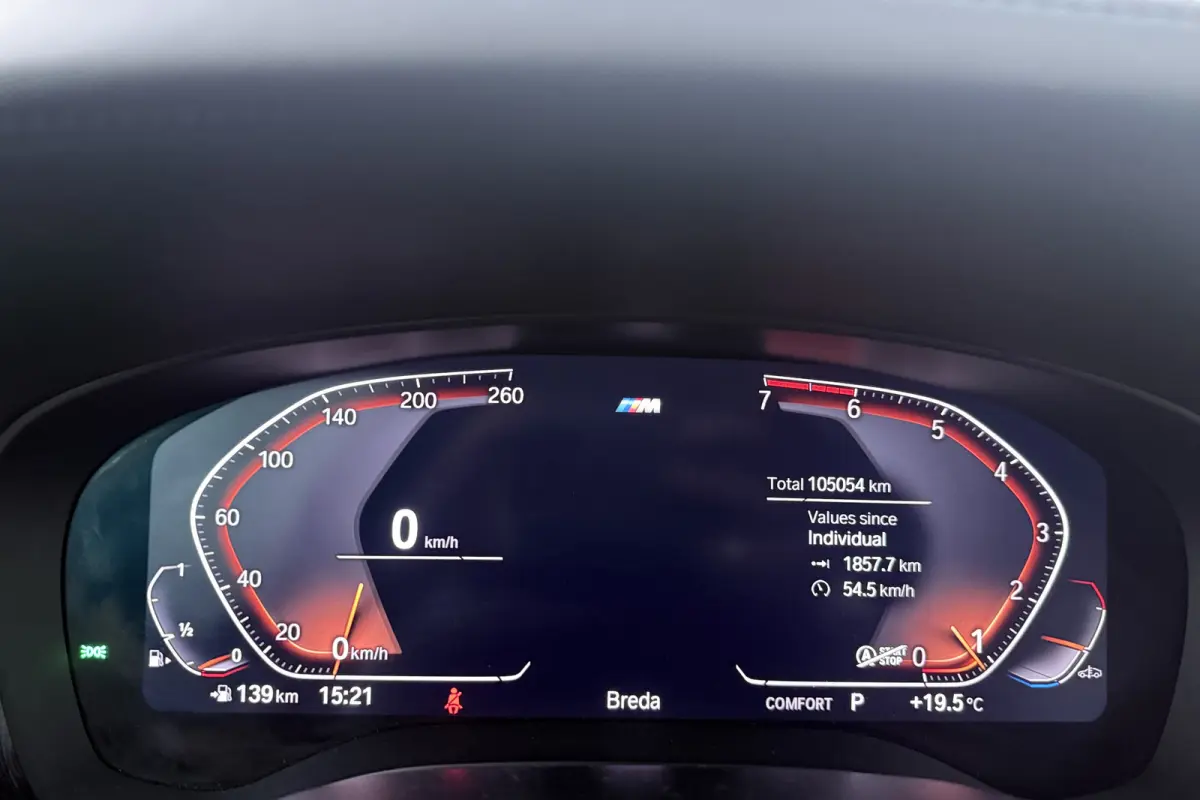 520i High Executive Edition (STOELVERWARMING, H/K AUDIO, ELEKTR STOELEN, SFEERVERLICHTING)