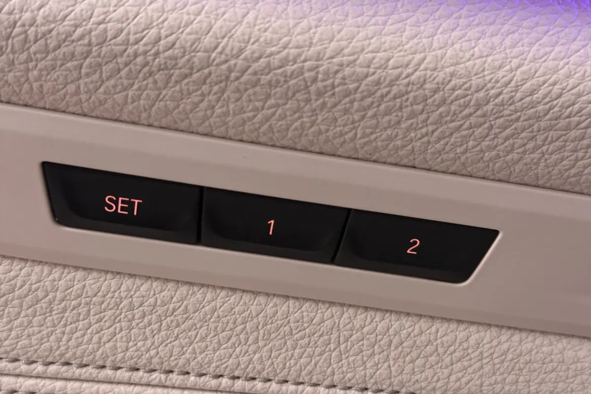 520i High Executive Edition (STOELVERWARMING, H/K AUDIO, ELEKTR STOELEN, SFEERVERLICHTING)