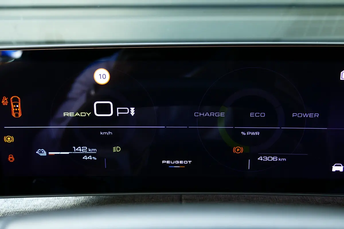 73KWH 210PK ALLURE / CAMERA / FULL-LED / KEYLESS / 97% SOH / 8 JAAR GARANTIE / NAVI / CLIMA / BLUETOOTH / CRUISECONTROL / 1E EIGENAAR / SCHITTERENDE STAAT !!