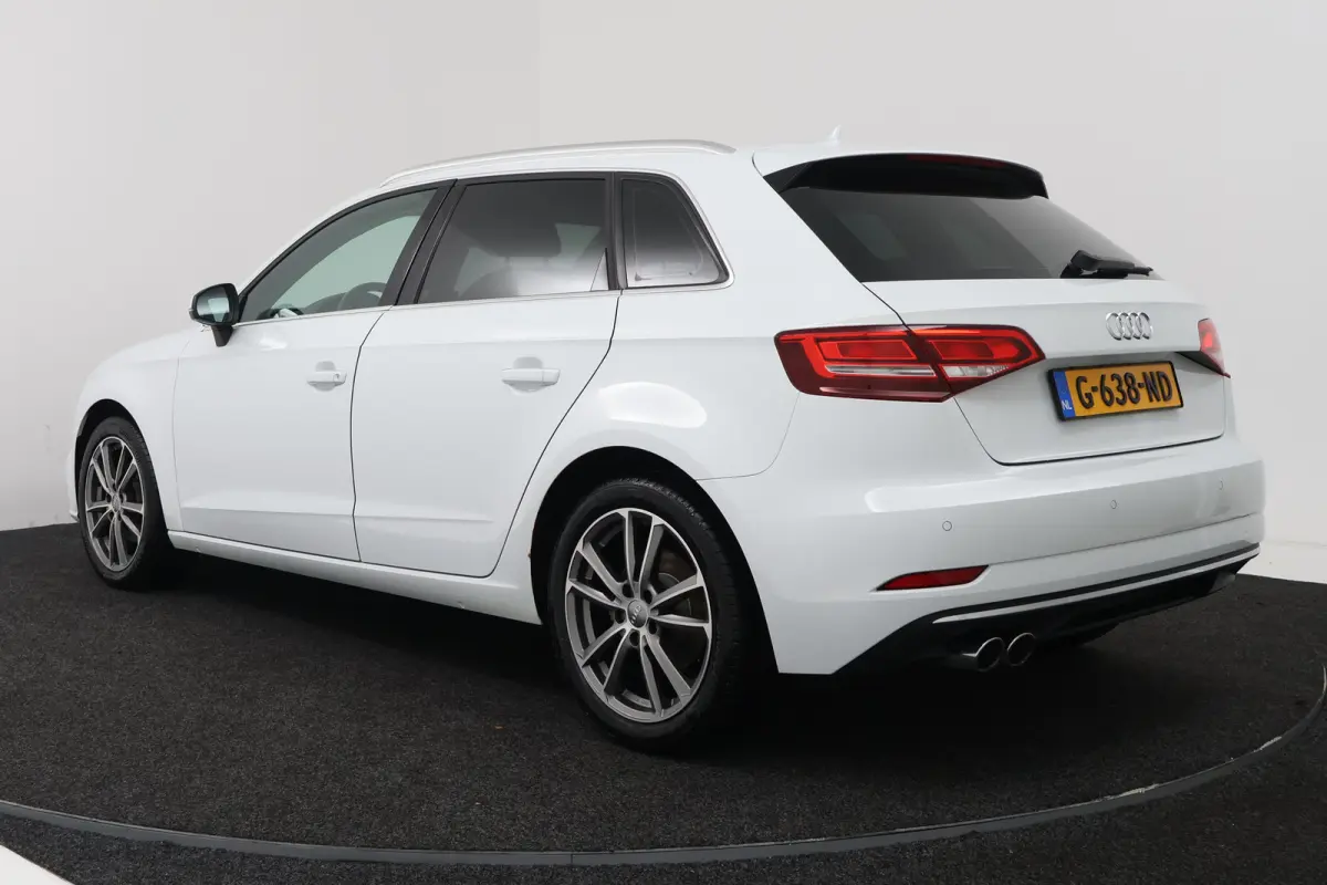 1.5 TFSI CoD Design Pro Line Plus (STOELVERWARMING, NAVIGATIE, CRUISE CONTROL, PARKEERSENSOREN)