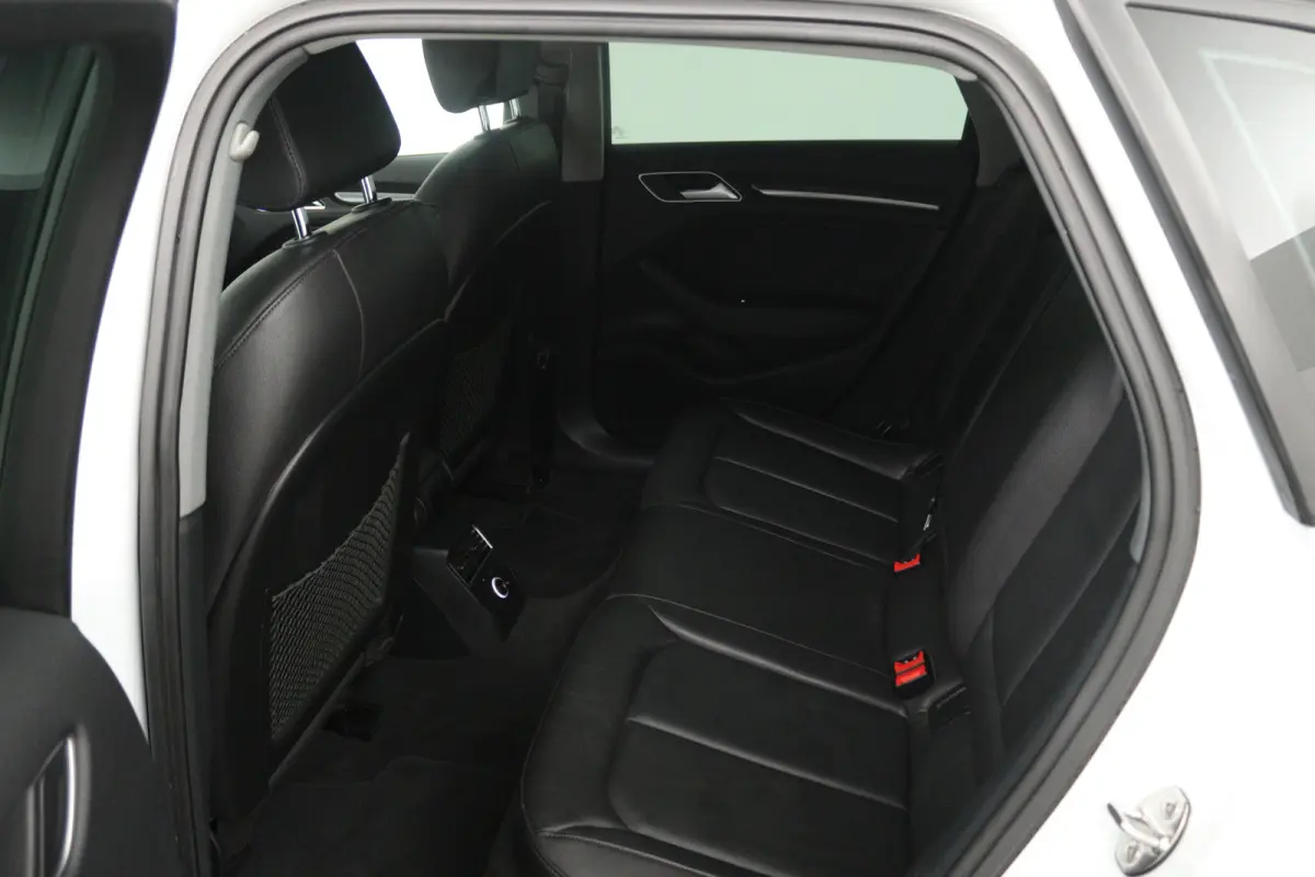 1.5 TFSI CoD Design Pro Line Plus (STOELVERWARMING, NAVIGATIE, CRUISE CONTROL, PARKEERSENSOREN)