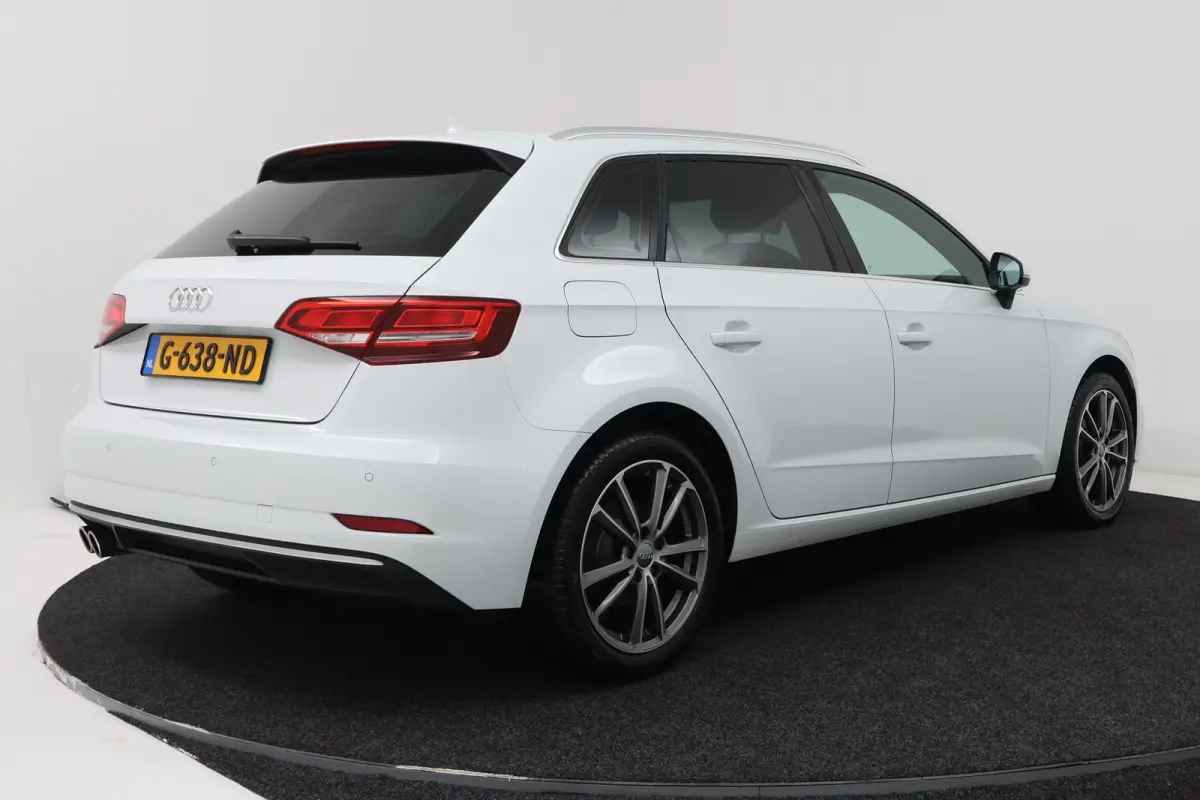 1.5 TFSI CoD Design Pro Line Plus (STOELVERWARMING, NAVIGATIE, CRUISE CONTROL, PARKEERSENSOREN)