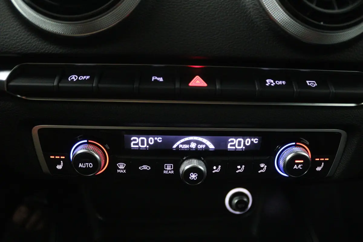 1.5 TFSI CoD Design Pro Line Plus (STOELVERWARMING, NAVIGATIE, CRUISE CONTROL, PARKEERSENSOREN)