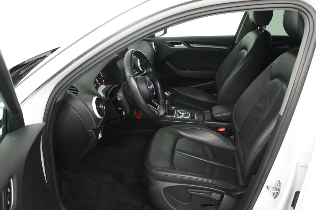 1.5 TFSI CoD Design Pro Line Plus (STOELVERWARMING, NAVIGATIE, CRUISE CONTROL, PARKEERSENSOREN)