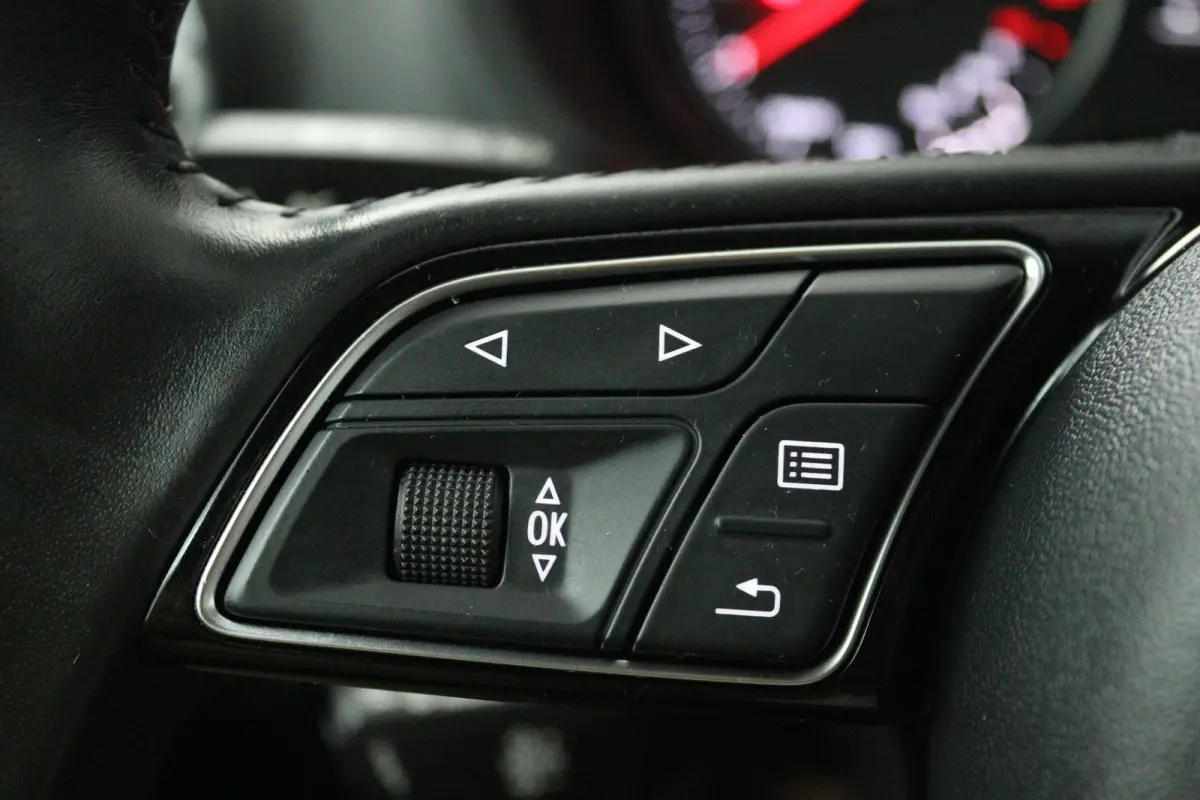 1.5 TFSI CoD Design Pro Line Plus (STOELVERWARMING, NAVIGATIE, CRUISE CONTROL, PARKEERSENSOREN)