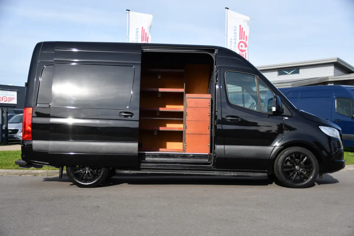 317 1.9 CDI L2H2 Black Edition Camera, Cruise, Carplay, 3500kg, Clima, Sensoren, Automaat, Multimedia, Uniek!