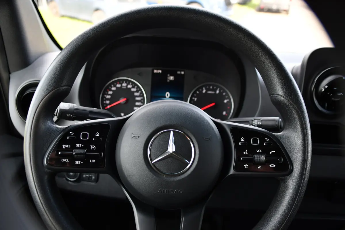317 1.9 CDI L2H2 Black Edition Camera, Cruise, Carplay, 3500kg, Clima, Sensoren, Automaat, Multimedia, Uniek!