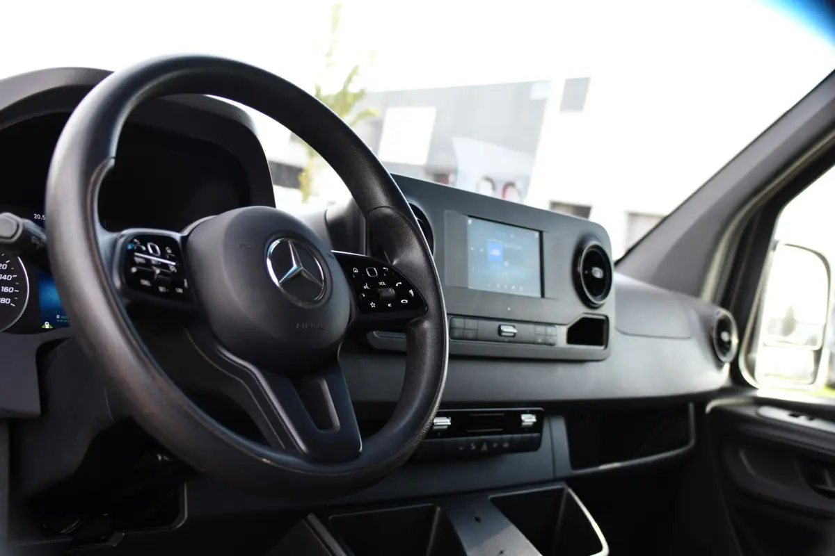 317 1.9 CDI L2H2 Black Edition Camera, Cruise, Carplay, 3500kg, Clima, Sensoren, Automaat, Multimedia, Uniek!