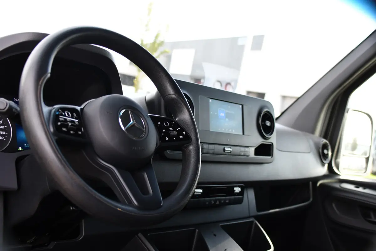 317 1.9 CDI L2H2 Black Edition Camera, Cruise, Carplay, 3500kg, Clima, Sensoren, Automaat, Multimedia, Uniek!