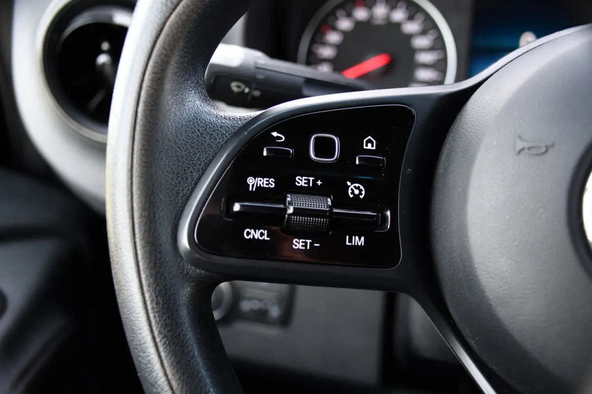 317 1.9 CDI L2H2 Black Edition Camera, Cruise, Carplay, 3500kg, Clima, Sensoren, Automaat, Multimedia, Uniek!