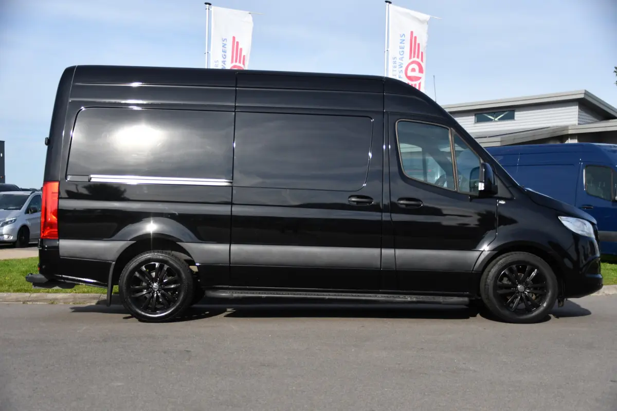 317 1.9 CDI L2H2 Black Edition Camera, Cruise, Carplay, 3500kg, Clima, Sensoren, Automaat, Multimedia, Uniek!