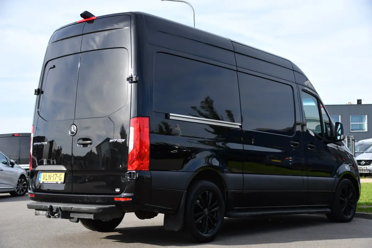 317 1.9 CDI L2H2 Black Edition Camera, Cruise, Carplay, 3500kg, Clima, Sensoren, Automaat, Multimedia, Uniek!