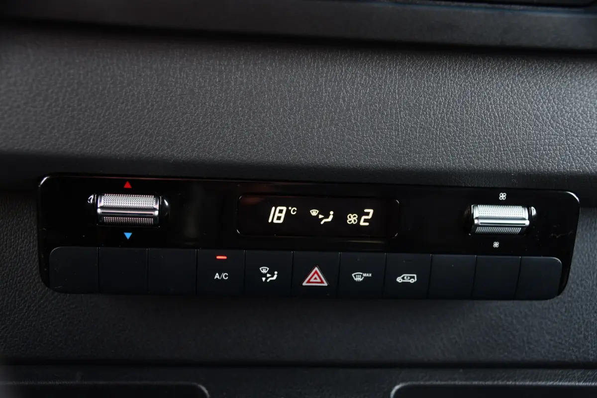 317 1.9 CDI L2H2 Black Edition Camera, Cruise, Carplay, 3500kg, Clima, Sensoren, Automaat, Multimedia, Uniek!