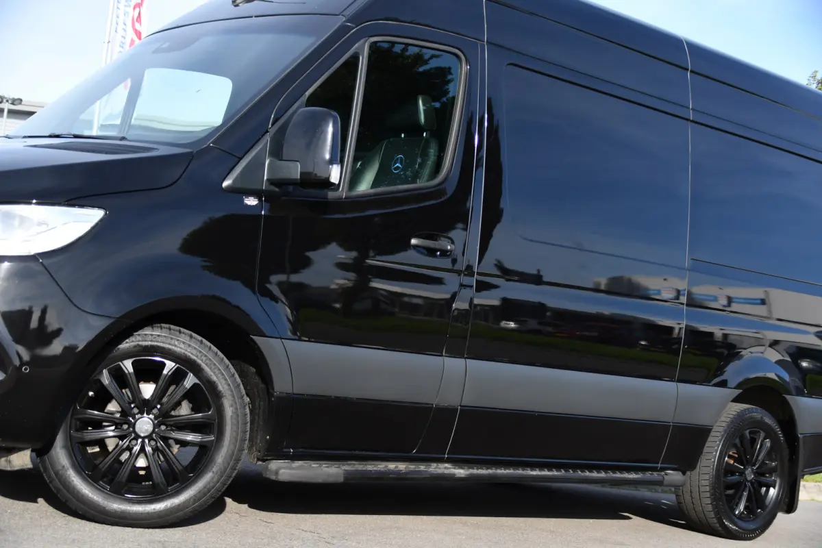 317 1.9 CDI L2H2 Black Edition Camera, Cruise, Carplay, 3500kg, Clima, Sensoren, Automaat, Multimedia, Uniek!