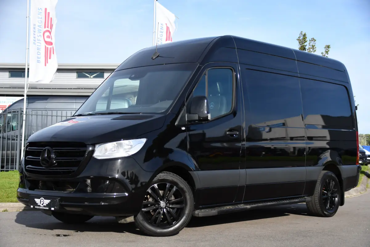 317 1.9 CDI L2H2 Black Edition Camera, Cruise, Carplay, 3500kg, Clima, Sensoren, Automaat, Multimedia, Uniek!