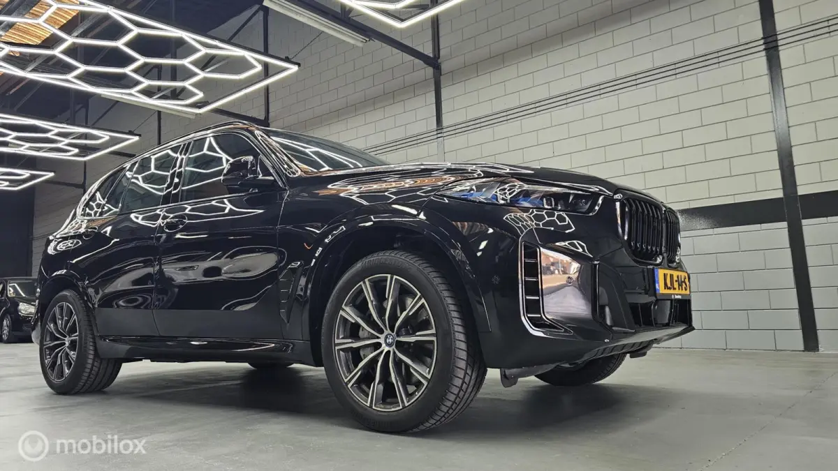 xDrive 50e 3.0ie met 390PK Bj 2025 Lage KM !