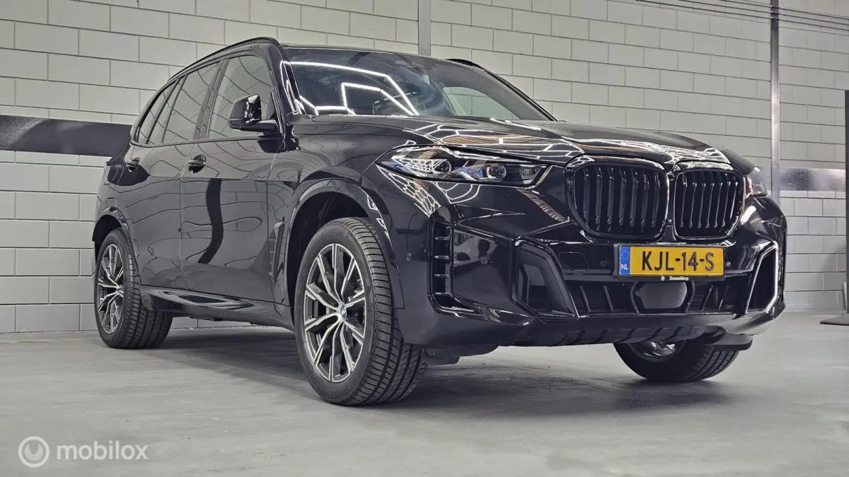 xDrive 50e 3.0ie met 390PK Bj 2025 Lage KM !