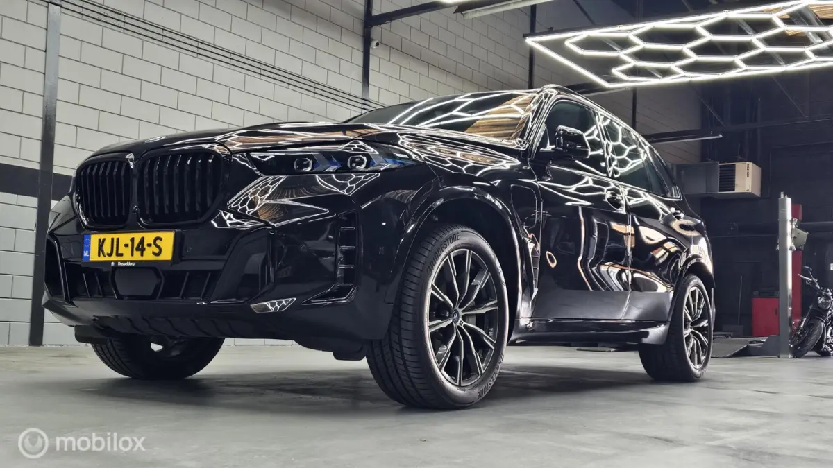 xDrive 50e 3.0ie met 390PK Bj 2025 Lage KM !