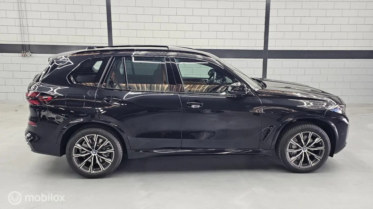 xDrive 50e 3.0ie met 390PK Bj 2025 Lage KM !