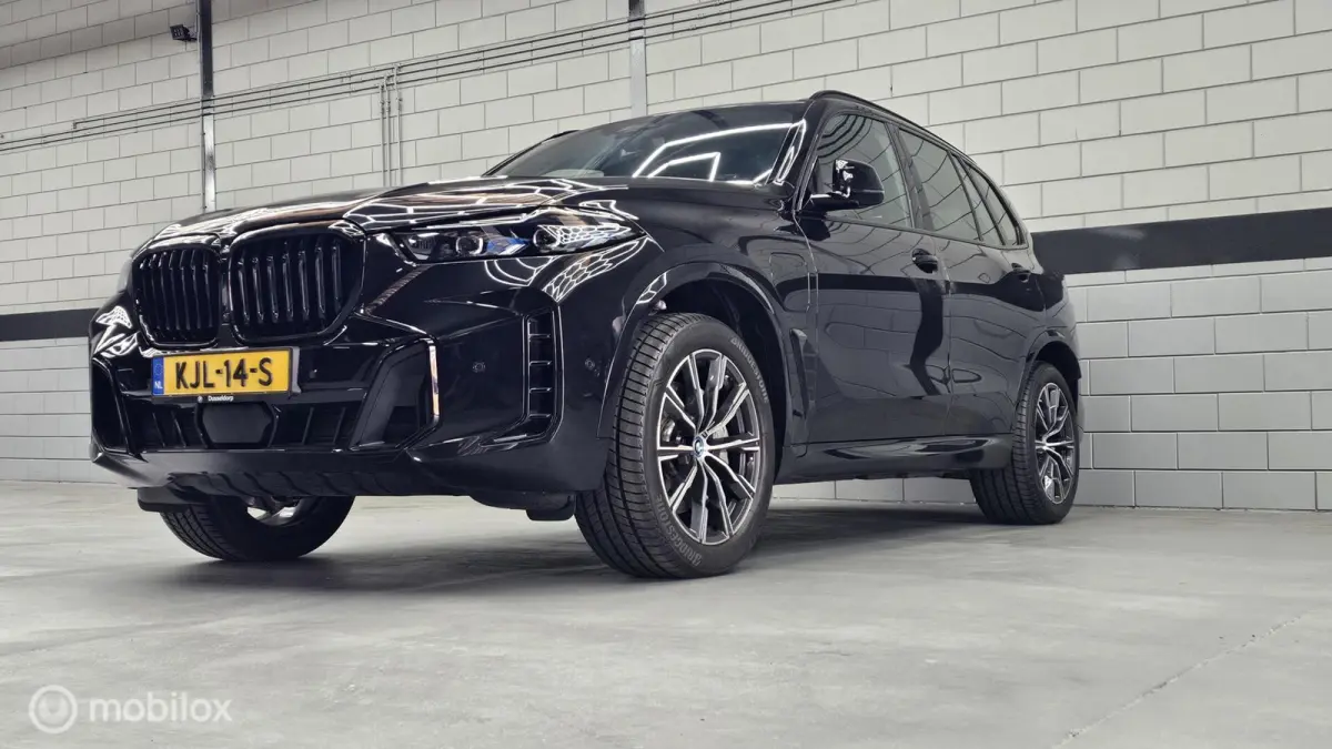 xDrive 50e 3.0ie met 390PK Bj 2025 Lage KM !