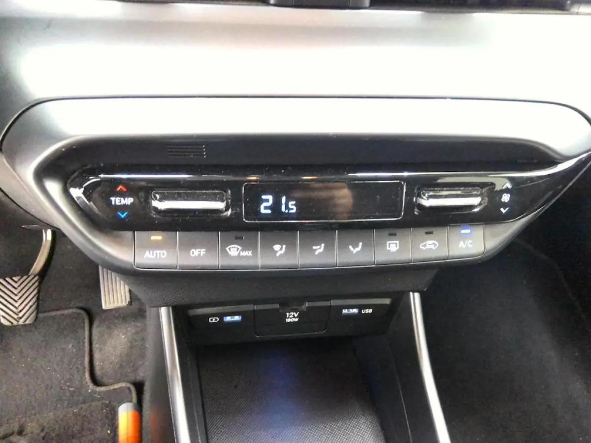 1.0 T-GDI PREMIUM I APPLE CARPLAY I CLIMATE CONTROL I CRUISE CONTROL I NAVIGATIESYSTEEM