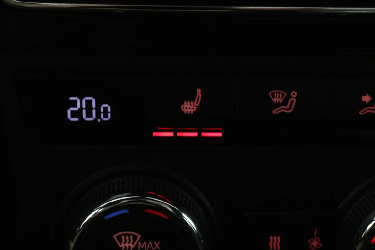 1.4 EcoTSI Xcellence (PANORAMADAK, STOELVERWARMING, CAMERA, CRUISE ADAPTIEF)