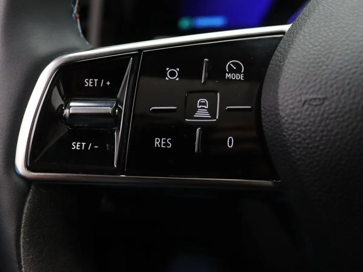 EV87 long range esprit Alpine Apple Carplay/Android Auto | Climate