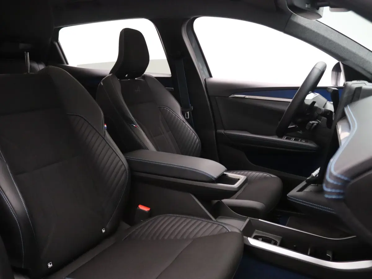 EV87 long range esprit Alpine Apple Carplay/Android Auto | Climate