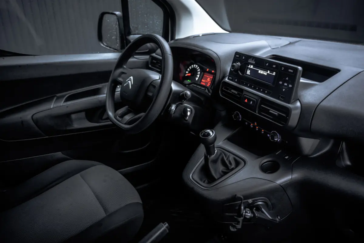 **1.5 BlueHDI Control | Airco | Bluetooth |Schuifdeur rechts**