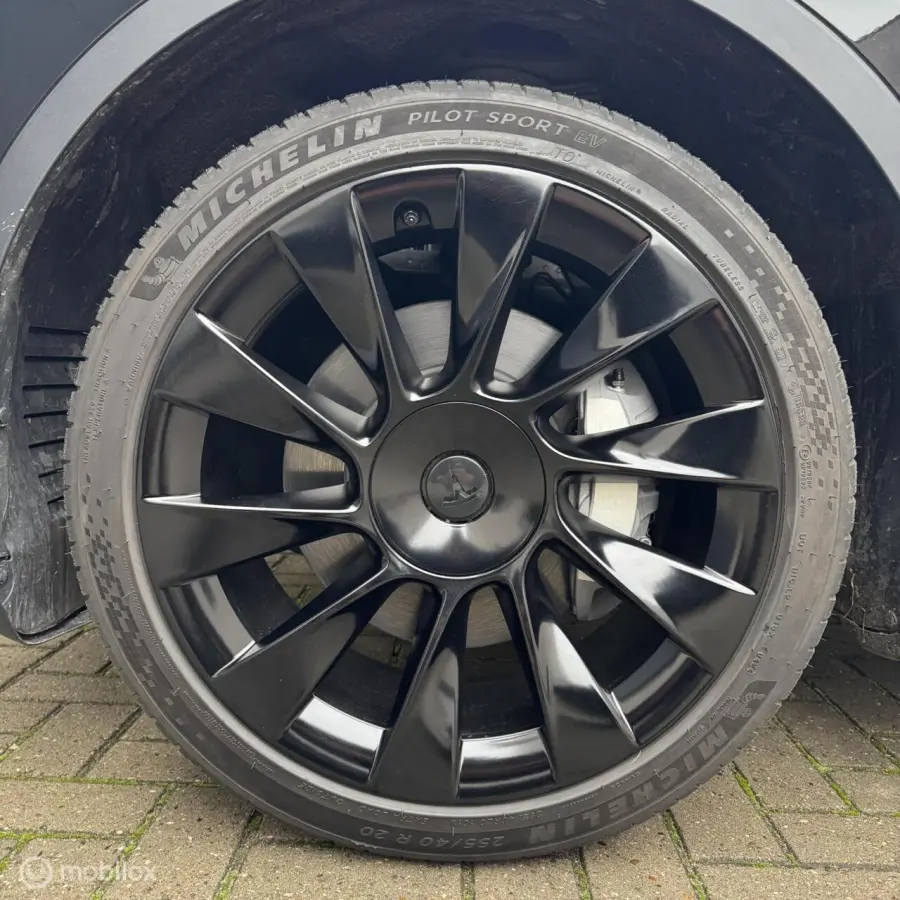 Long Range AWD+MMX PACK+20"+TREKHAAK+SOH 95.9%