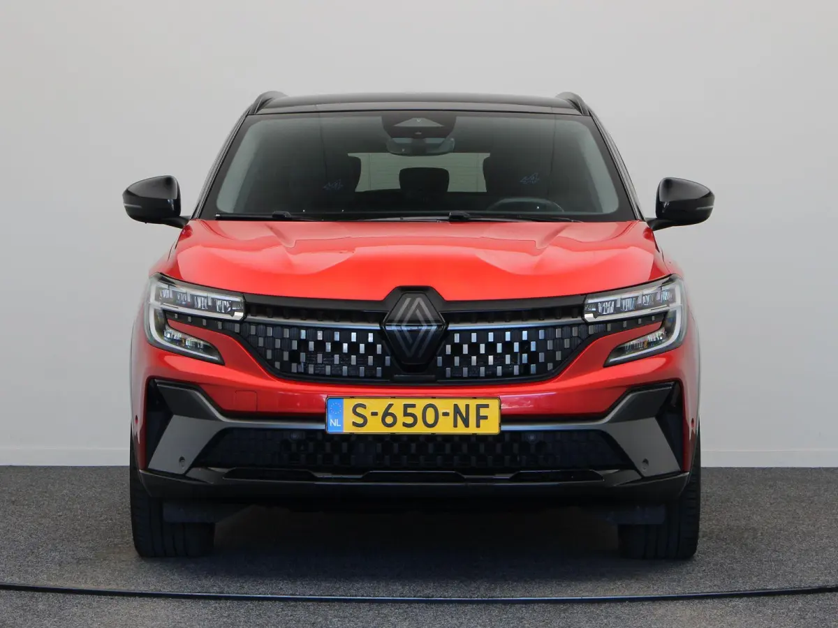 E-Tech full hybrid 200pk techno esprit Alpine | Elektrische achterklep | Cruise Control | Climate Control | Stuurwielverwarming | Trekhaak | Achteruitrijcamera | Apple carplay/Android auto |