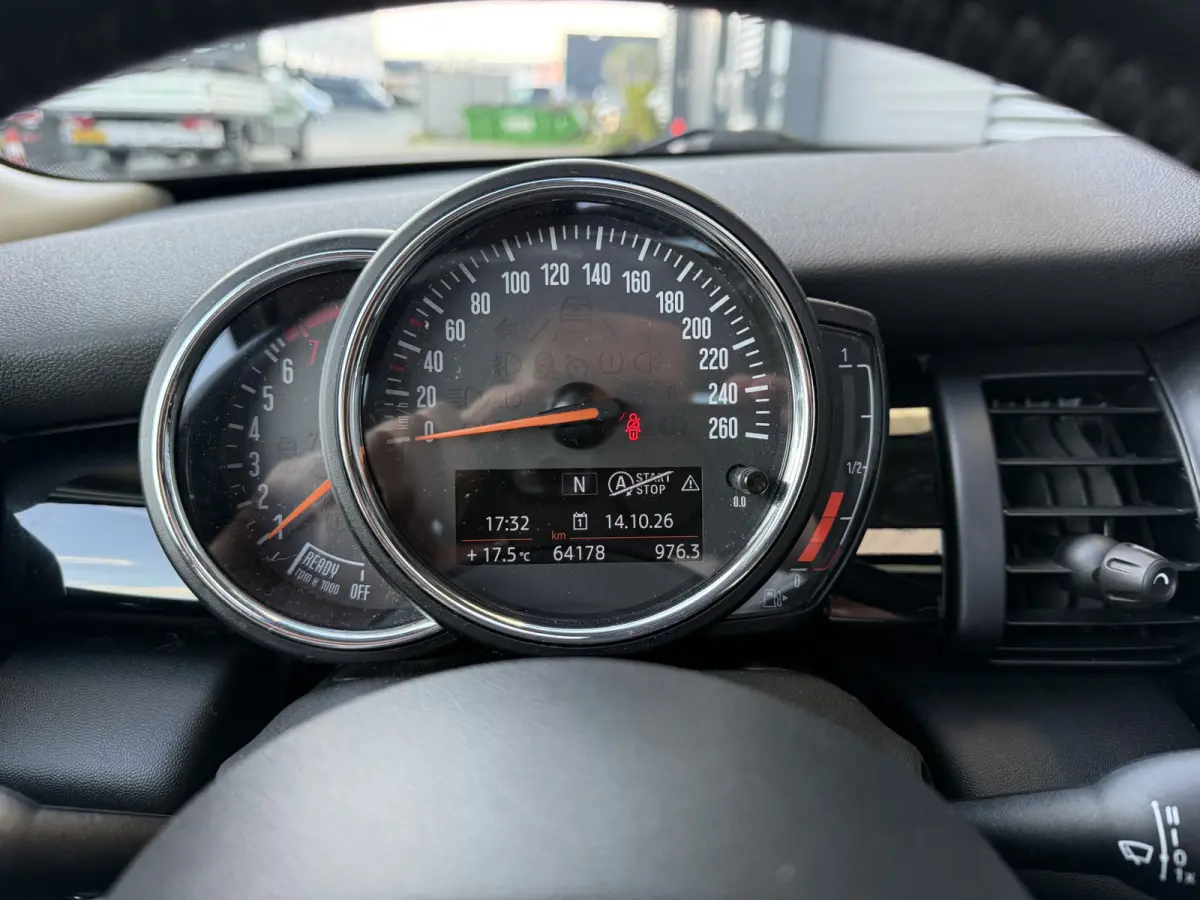 1.5 Cooper One Pano/Apple/LED