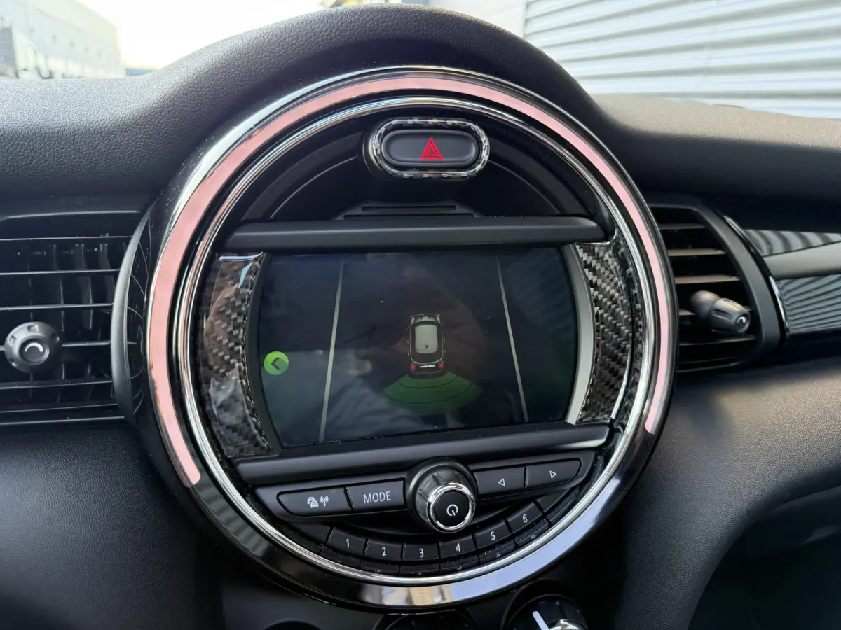 1.5 Cooper One Pano/Apple/LED