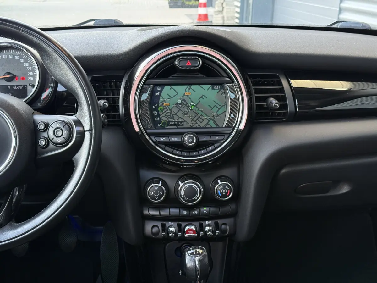 1.5 Cooper One Pano/Apple/LED