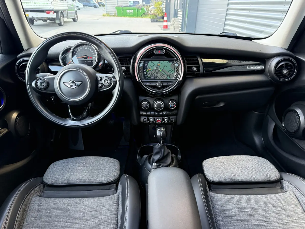 1.5 Cooper One Pano/Apple/LED