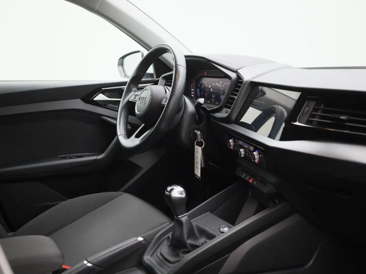 1.0 25 TFSI Pro Line 95 PK | Cruise Control | Parkeersensoren | Apple Carplay | Android Auto | Climate Control | Lichtmetalen velgen |