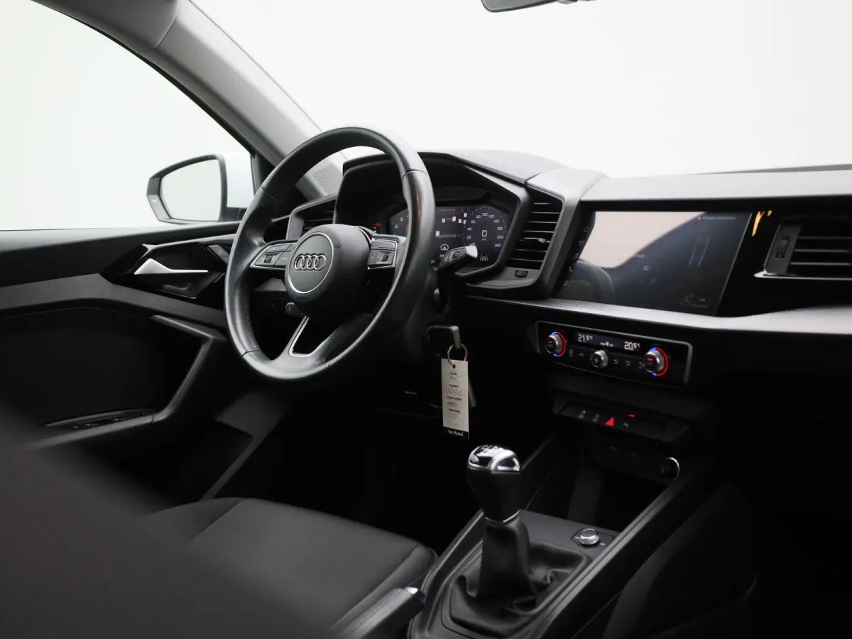 1.0 25 TFSI Pro Line 95 PK | Cruise Control | Parkeersensoren | Apple Carplay | Android Auto | Climate Control | Lichtmetalen velgen |