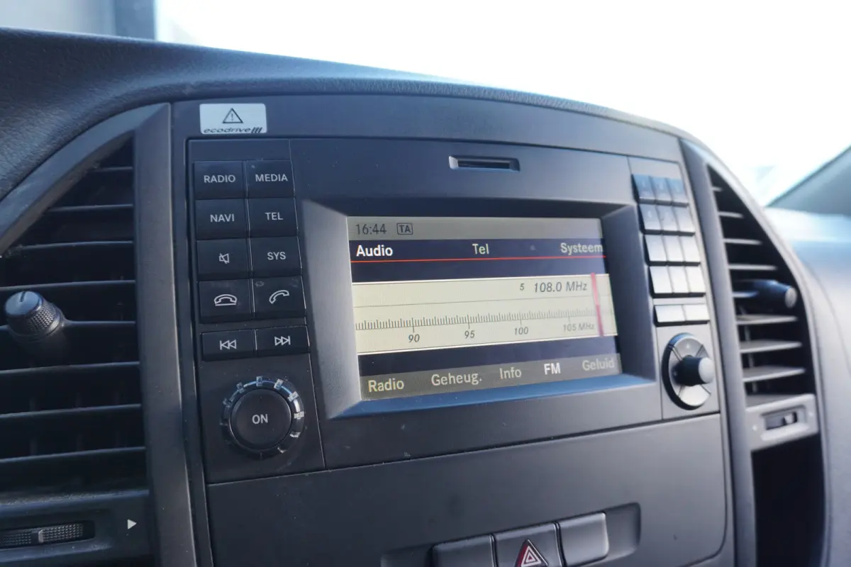 111 CDI Extra Lang - Airco - Camera - Radio - €7.450,- Excl.