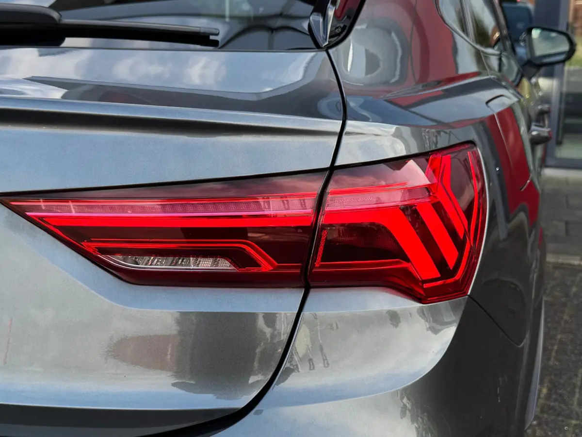 35 TFSI 3 X S-Line Uniek Vol | Panorama | Camera Parksens | Leder Red Stitch | Stoelverwarming| Keyless |Carplay
