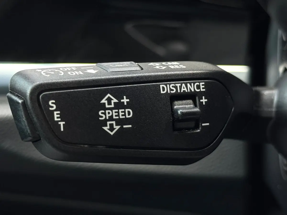 35 TFSI 3 X S-Line Uniek Vol | Panorama | Camera Parksens | Leder Red Stitch | Stoelverwarming| Keyless |Carplay