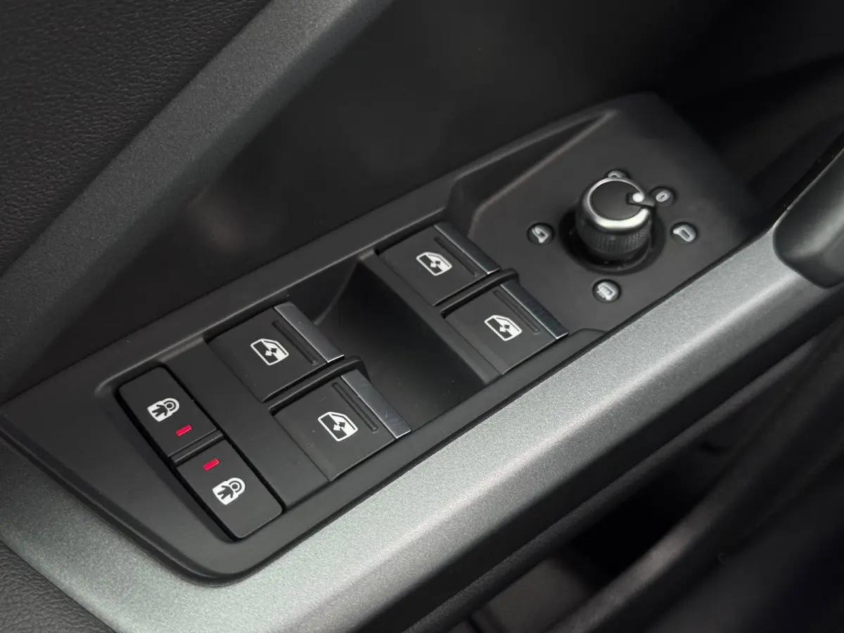 35 TFSI 3 X S-Line Uniek Vol | Panorama | Camera Parksens | Leder Red Stitch | Stoelverwarming| Keyless |Carplay